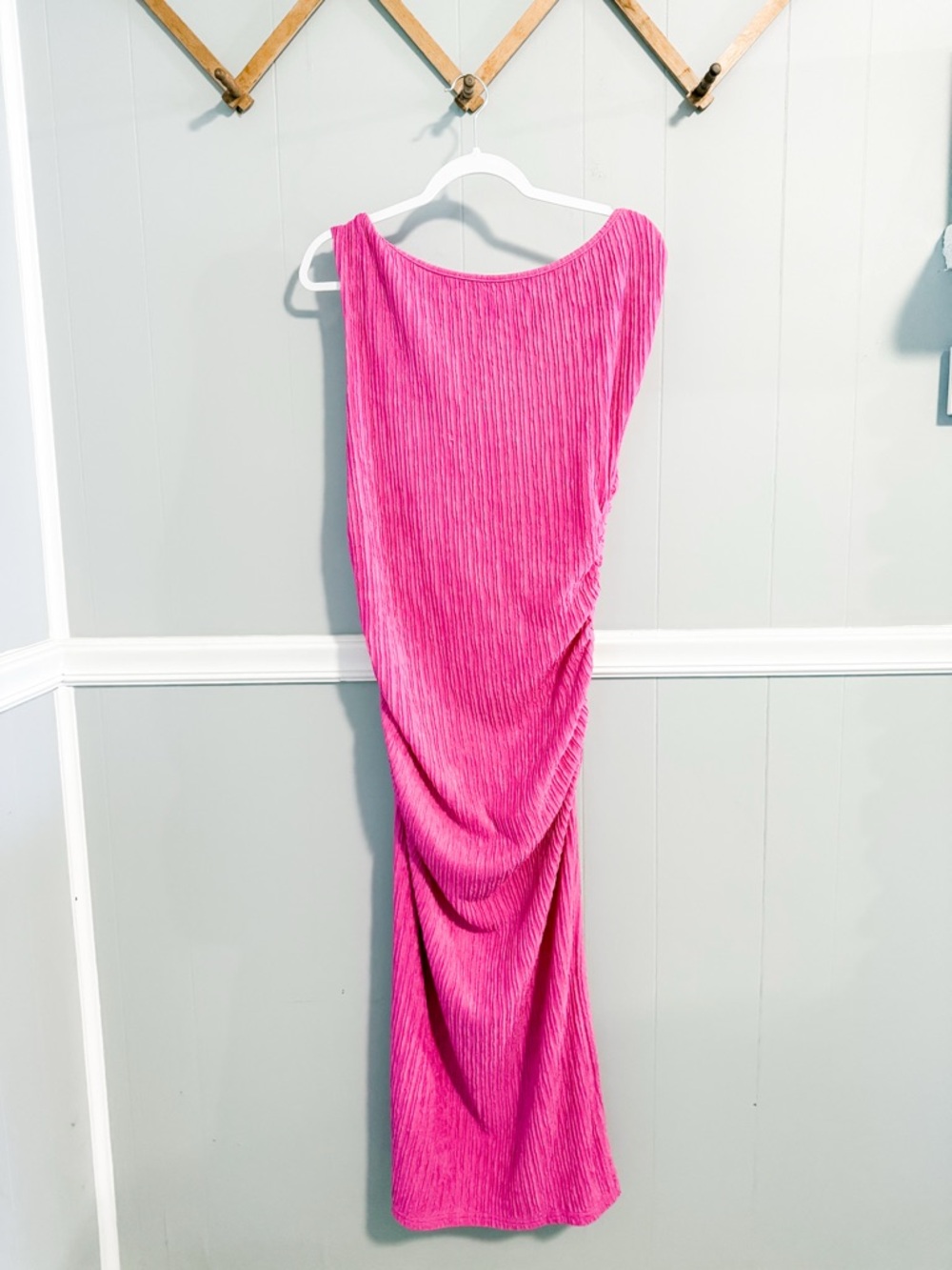 Fuchsia One-Shoulder Ribbed Bodycon Asymmetrical Maxi Dress - Picture 4 of 7